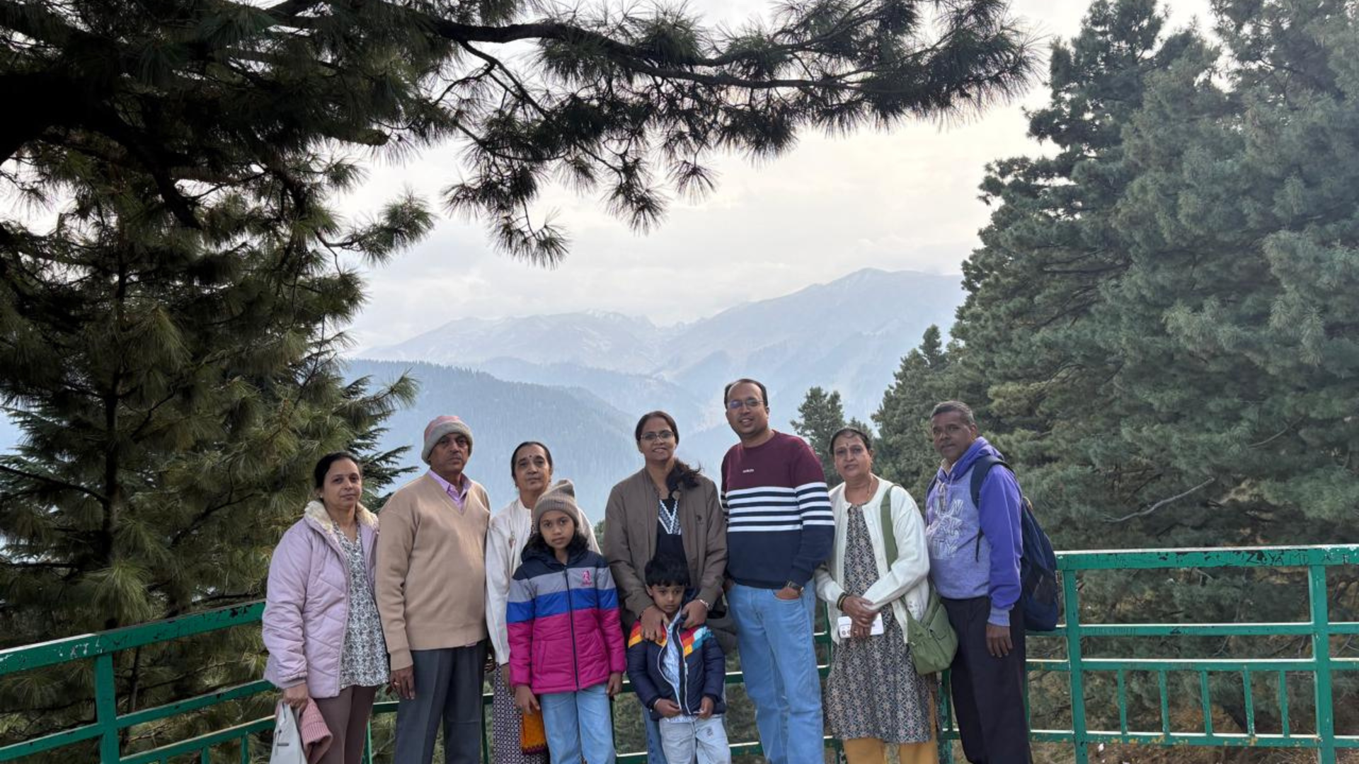 Explore beautiful Kashmir holiday destinations and tourist spots.